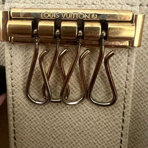 LOUIS VUITTON Damier Azur Key Case - Picture 11 of 13